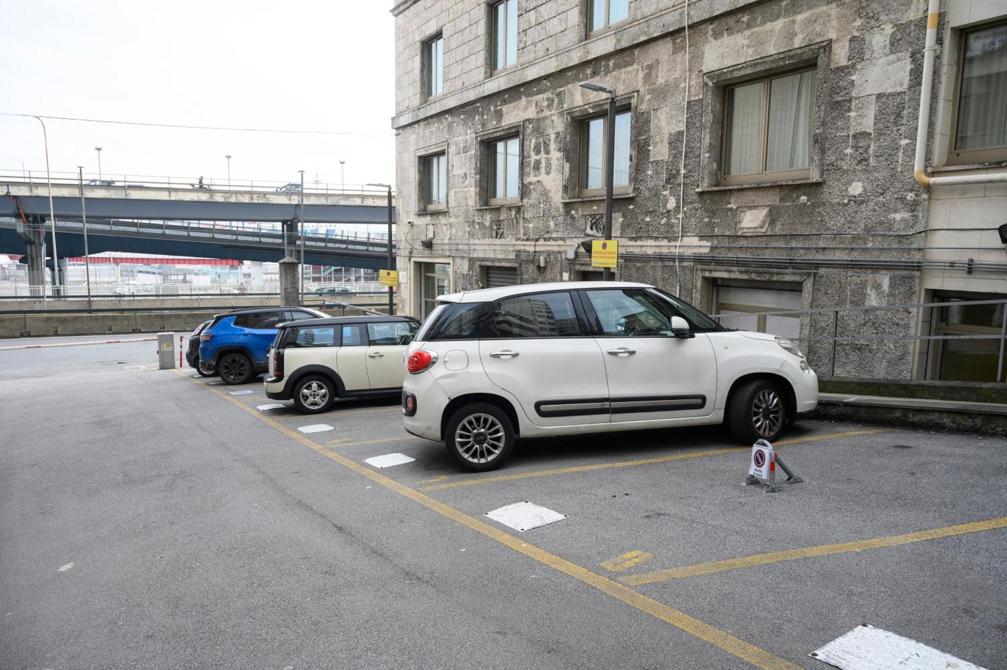 Apartment 293 - La Casa Del Porto Luxury, Il Tuo A A Pochi Passi Dal Porto - Parcheggio Privato Genua